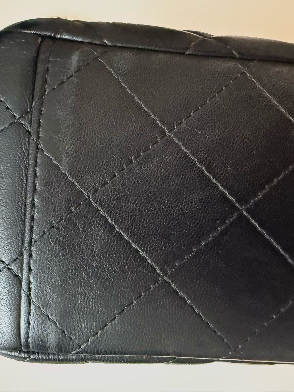 CHANEL MAXI double flap with gold hardware - Picture 11 of 15